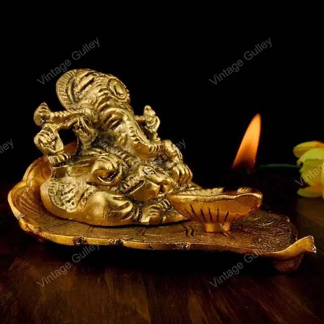 Gift On Door Metal Small Ganesha Idol, Gold, AAC-1