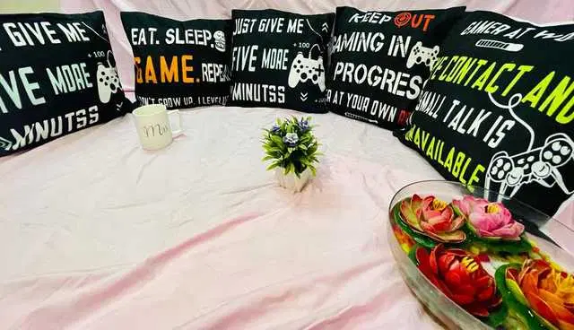 Cushion cover with zip Closure, Set of 5, 16 X 16 Inches, Multicolor, A-315