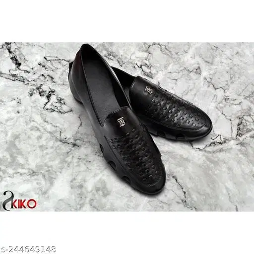 Juttis for Men (Black, 6)