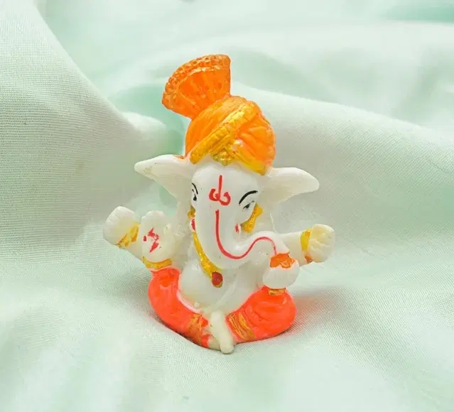 Beautiful Ganpati Idol for Car Dashboard, Multicolor