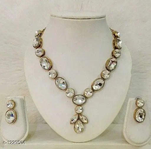 Trendy Kundan Choker Jewellery Set for Women, White