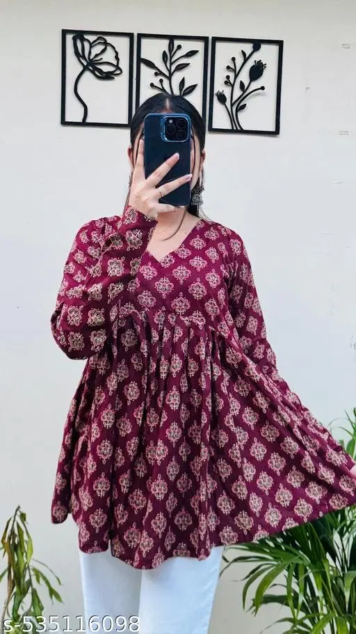 Floral Printed Round Neck Cotton Short Kurti for Women (Purple, XS)