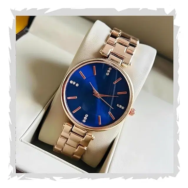 Round Dial Analog Watch for Women, Gold