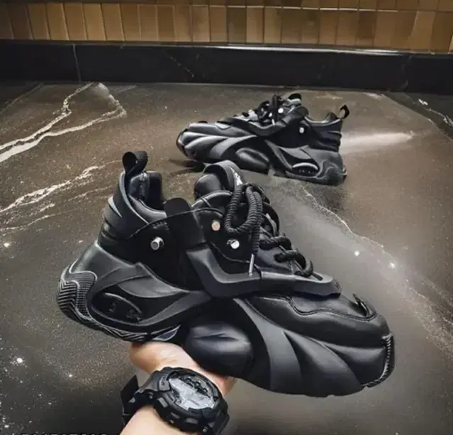 Casual Shoes for Men (Black, 6)