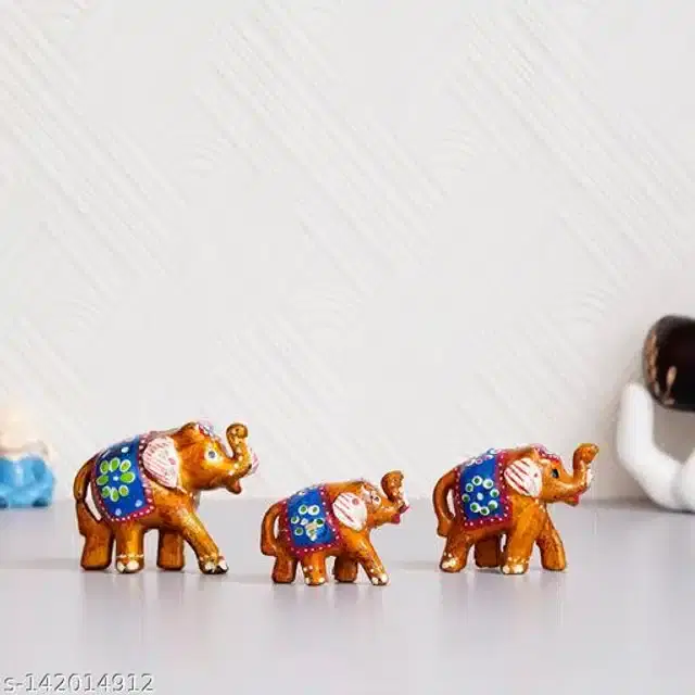 Plastic Elephants Showpiece, Multicolor, Set of 3