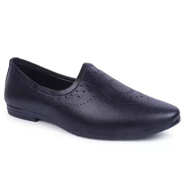 Juttis for Men (Black, 7)
