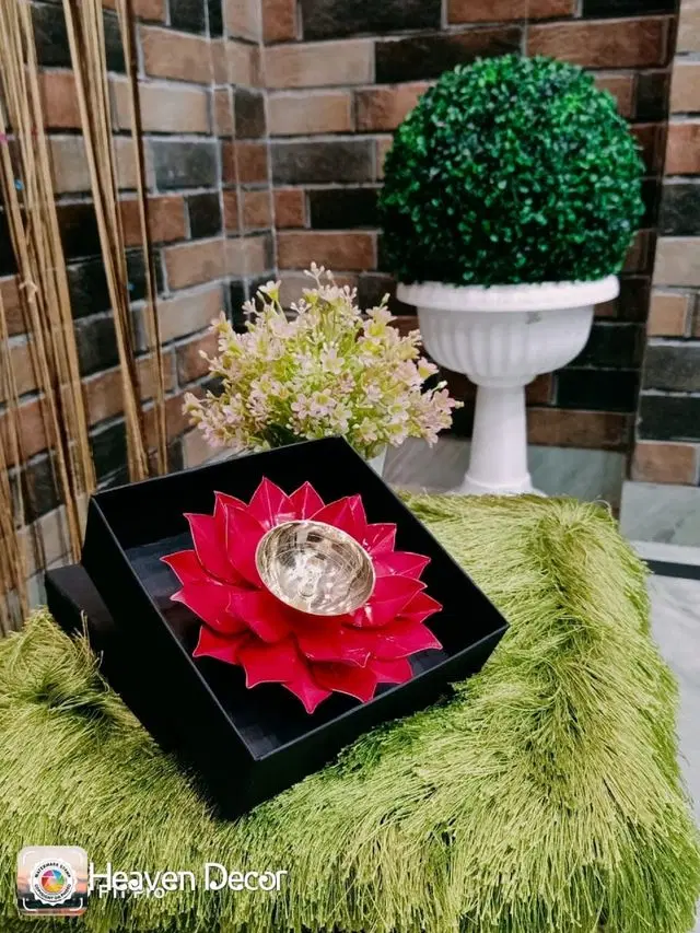 Heaven Decor Iron And Brass Kamal Ptta Red Color Akhand Diya With Fancy Gift Box, 6 Inch, A004