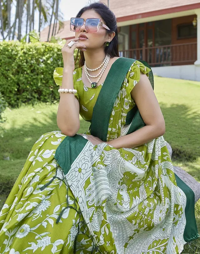 Printed Kalamkari Assam Art Silk Saree with Blouse for Women (Parrot, Free Size)