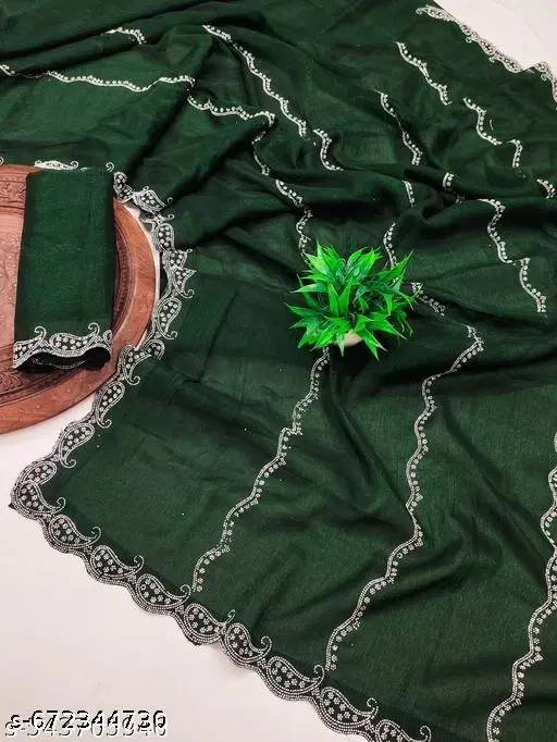 Jimmy Choo Solid Saree For Women, Green