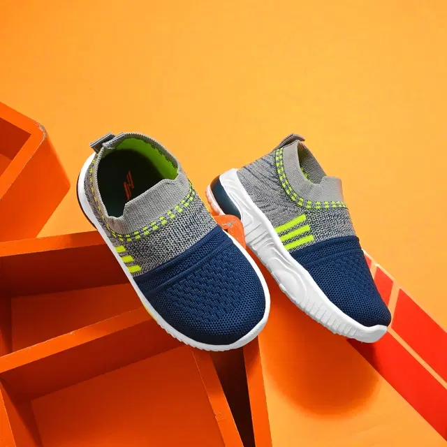 Sports Shoes for Boys, Grey (7C)