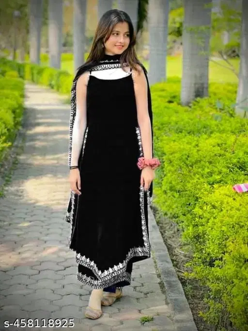Charvi Alluring Kurta Set for Women (Black, XS)