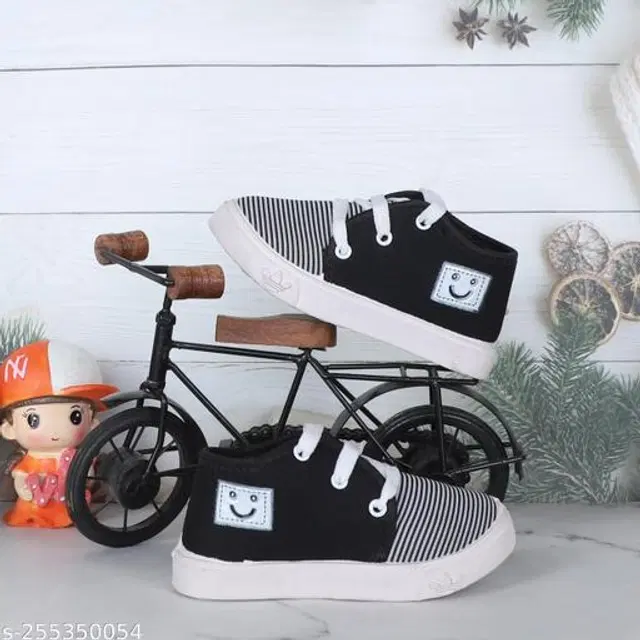 Casual Shoes for Kids (Black & White, 2-2.5 Years)