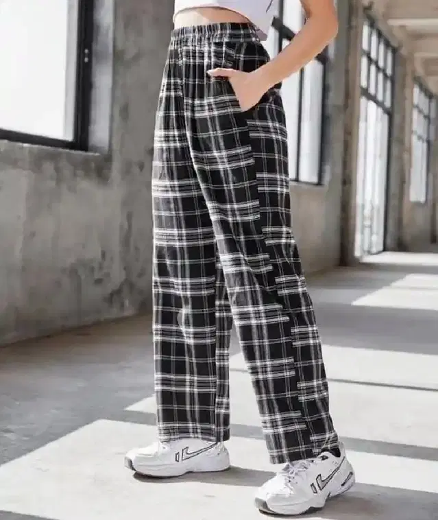 Cotton Blend Trouser for Women (Black & White, 28)