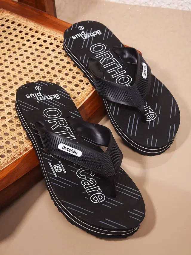 action Casual Slippers for Men (Black, 6)