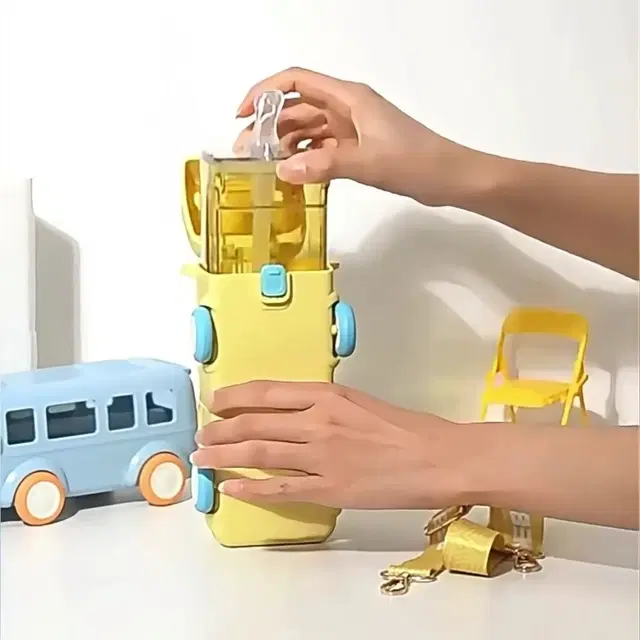 Plastic Bus Shape Sipper Bottle for Kids, Multicolor (1000 ml)
