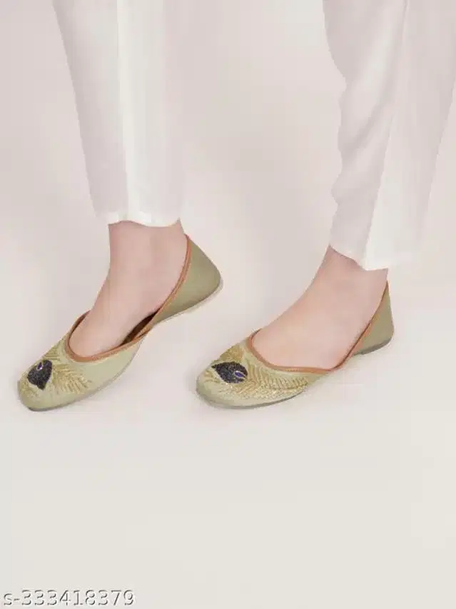 Juttis for Women (Green, 7)