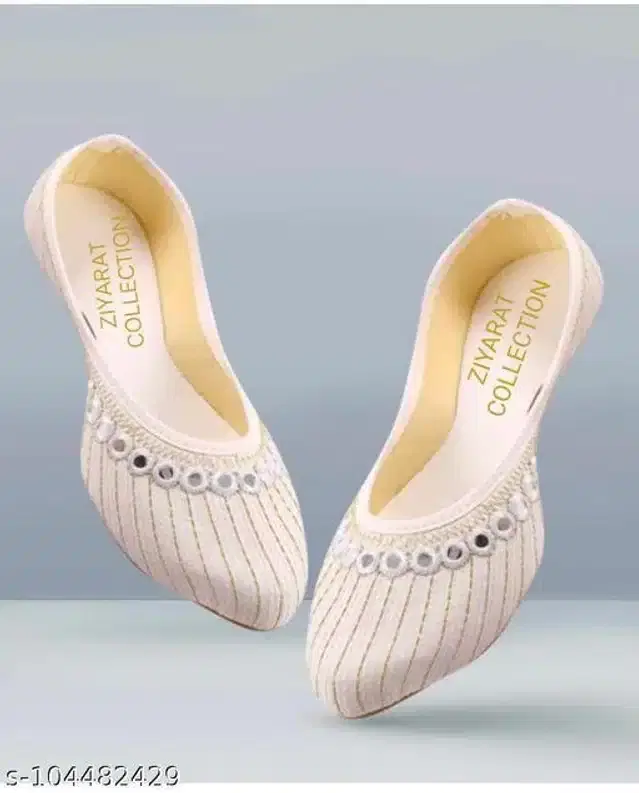 Juttis for Women (Cream, 4)