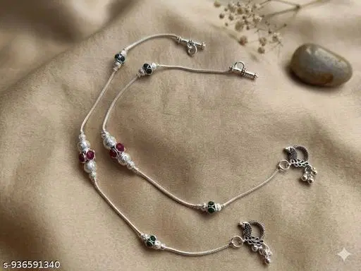 Elegant Anklets for Women (Silver, Free Size)