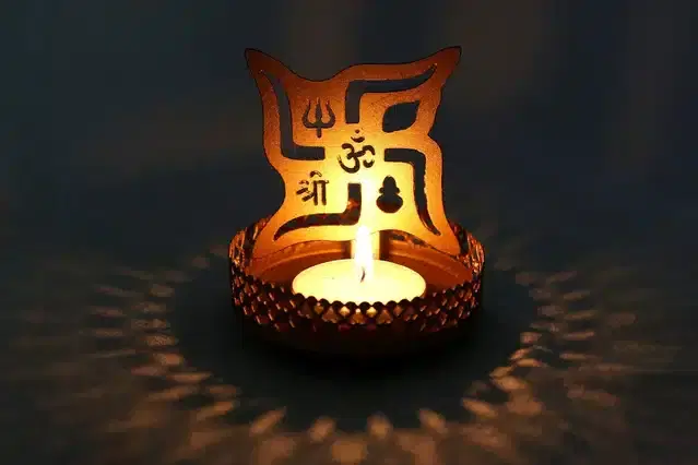 Heaven Decor Tealight Candle Holder, Gold