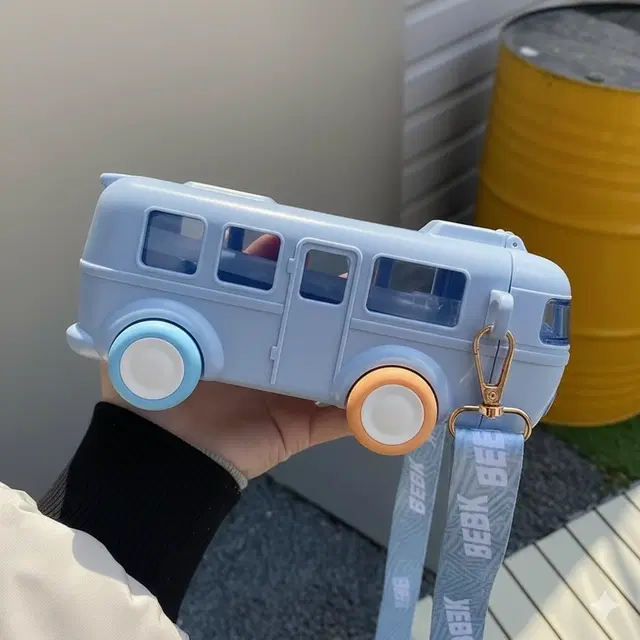 Plastic Bus Shape Sipper Bottle for Kids, Multicolor (1000 ml)