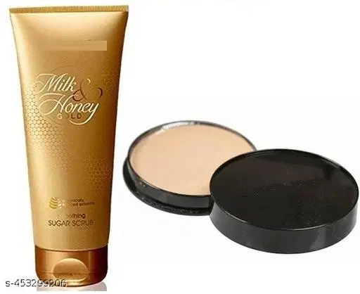 Milk & Honey Gold smoothing Sugar Scrub with compact powder