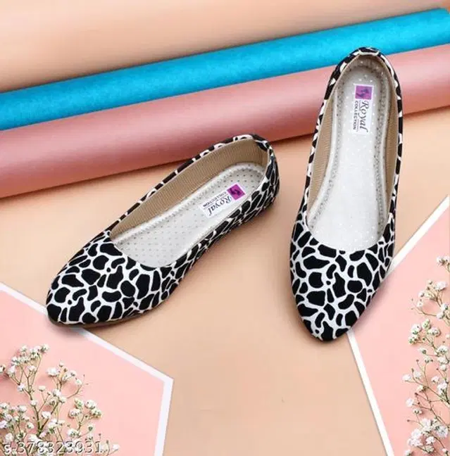 Juttis for Women (Black & White, 5)