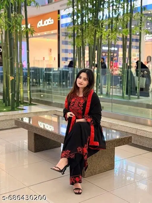 Georgette Embroidered Kurta & Paint & Dupatta Set For Womens, Black (L)