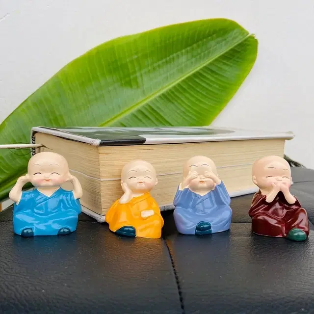 Polyresin Baby Monks Showpiece for Car Dashboard, Multicolor, Pack of 4