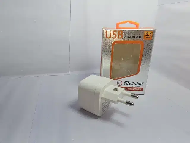 Ultra Fast Charging Dual Port Mobile Charger, White