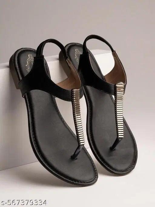 Shoetopia Girls Black T-Strap Flats Size 7.0