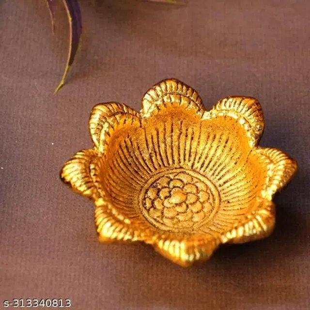 Metal Decorative Showpiece, Multicolor