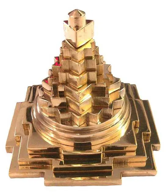 BHARDWAJ RETAILS Taj Ring Enterprises Golden Brass Meru Shree Yantra, Pack of 1 (Assorted) (BR28)