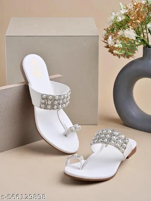 Shoetopia Girls Embellished Flat Sandals White Size 3