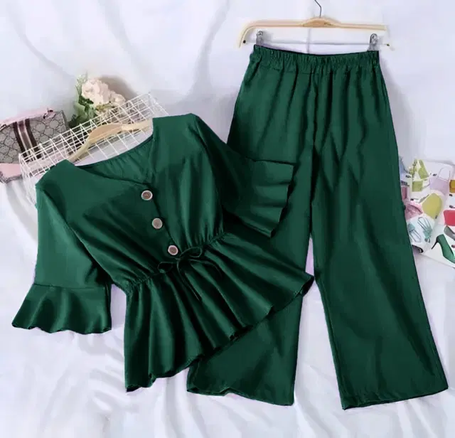 Poly Crepe Solid Clothing Set foor Girls, Green (5-6 Years)
