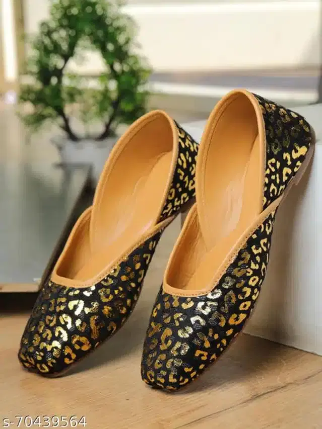 Juttis for Women (Golden & Black, 3)