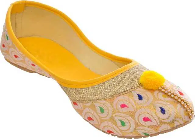 Women Canvas Ethnic Jutis (Yellow, 5) (SD-714)