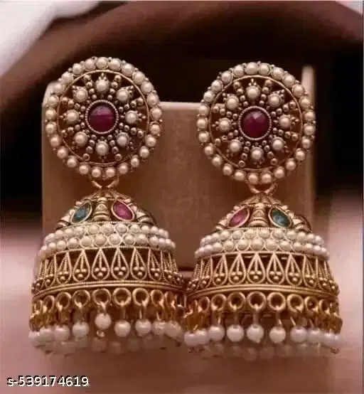 Womens Earrings & Studs Gold Alloy(Free Size)