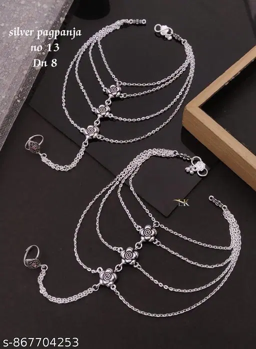 Anklet with Toe Ring for Women (Silver, Free Size)