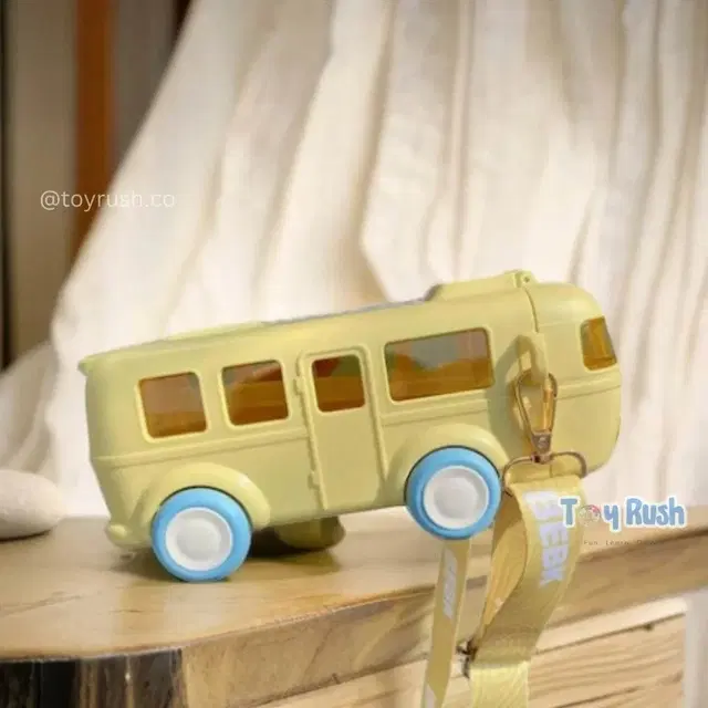 Plastic Bus Shape Sipper Bottle for Kids, Multicolor (1000 ml)