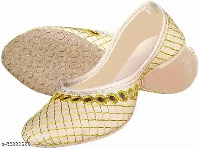 Juttis for Women (Cream, 4)