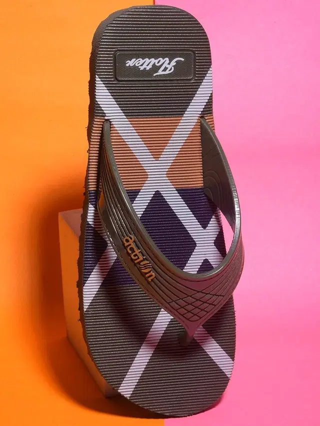 action Casual Flip Flops for Men (Green, 6)