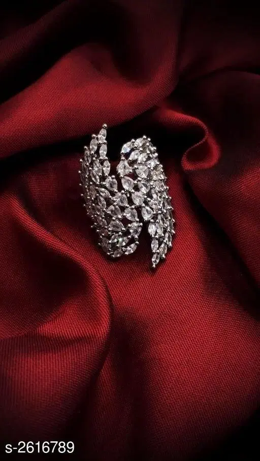 Fashionable Ring for Women (Silver, Free Size)