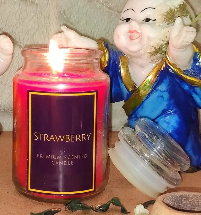 Floish Decor Premium Strawberry Scented Cookie Jar Candle