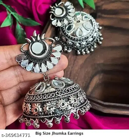 Fashionable Big Size Earring