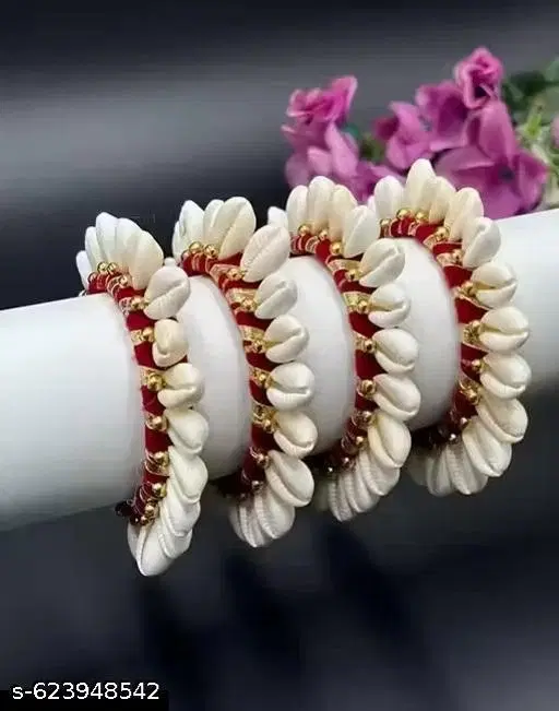 Samridhi Latest trending combo pack of 4 kodi red bangles