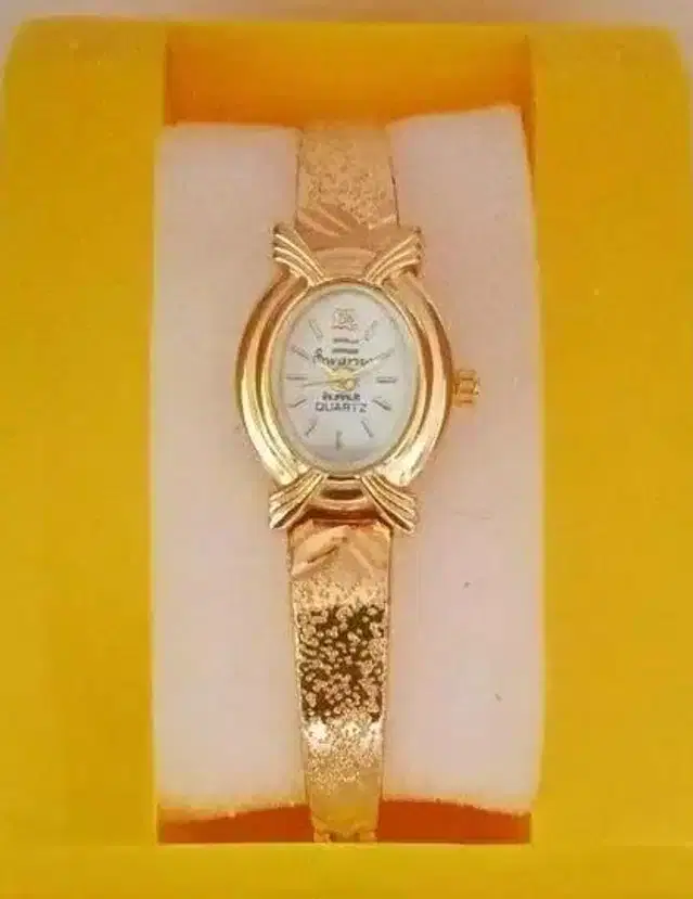 Analog Watch for Women (Gold)