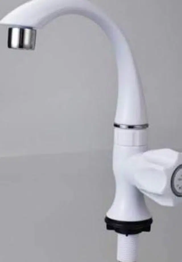 Plastic Swan Neck Tap with Foam Flow for Wash Basin, White