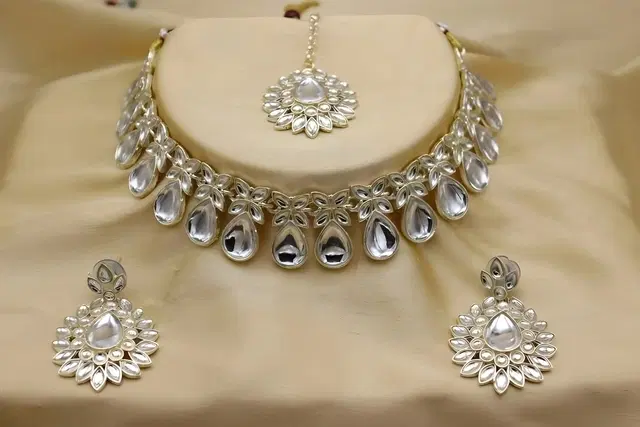 Brass Jewellery Set for Women, Set of 1 (Multicolor)