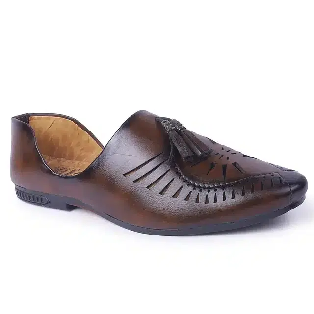 Juttis for Men (Brown, 9)