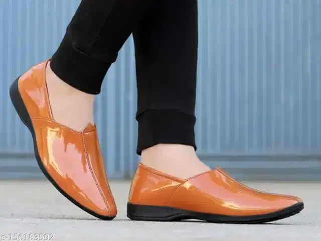 Mojaris for Men (Tan, 6)